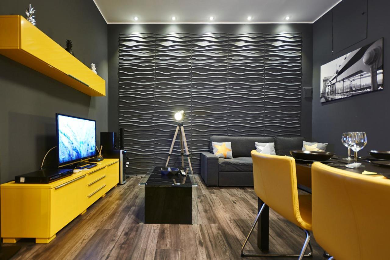 Central Location Yellow-Black Apartment Budapest Exterior photo