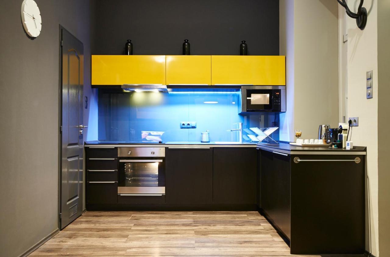 Central Location Yellow-Black Apartment Budapest Exterior photo
