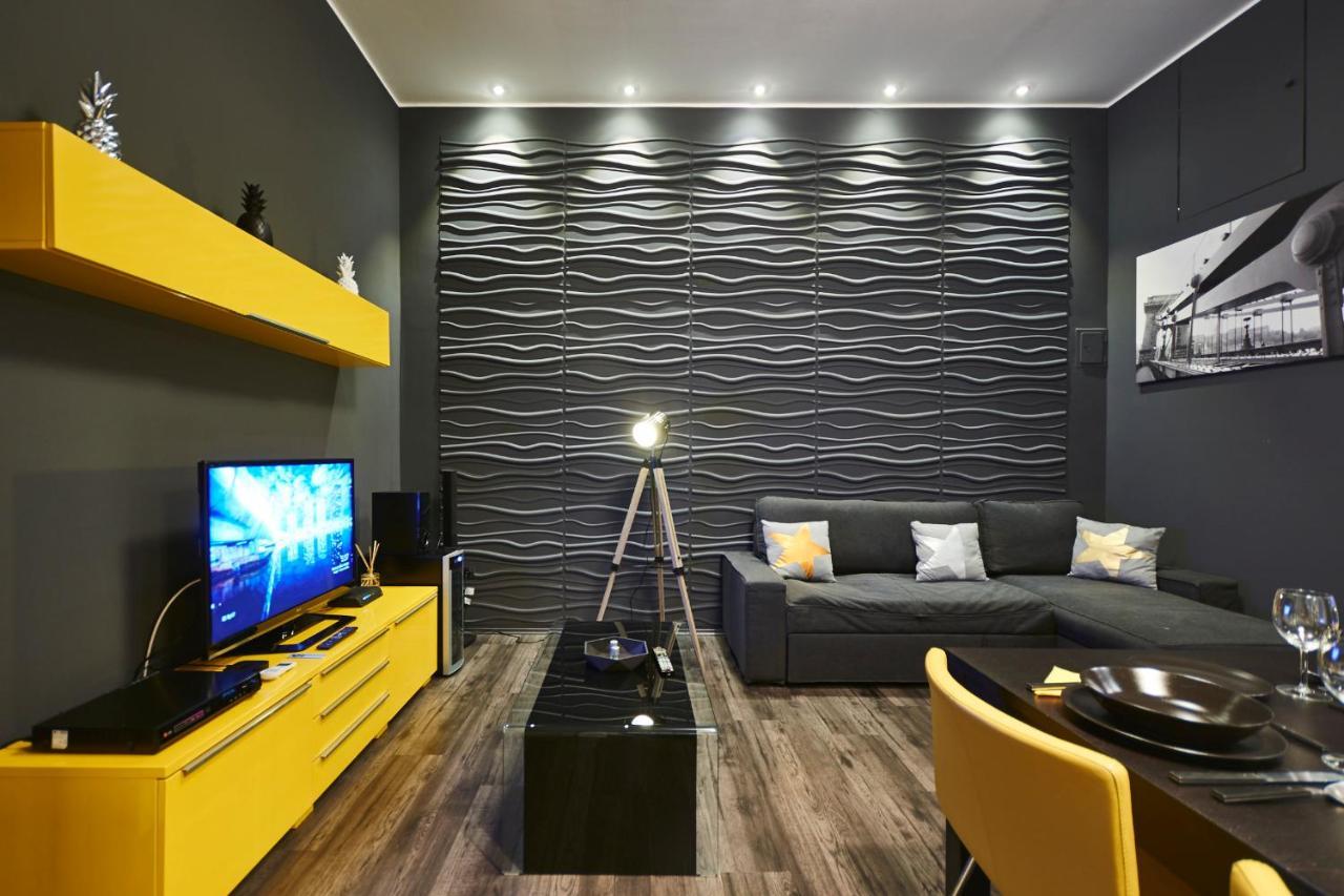 Central Location Yellow-Black Apartment Budapest Exterior photo